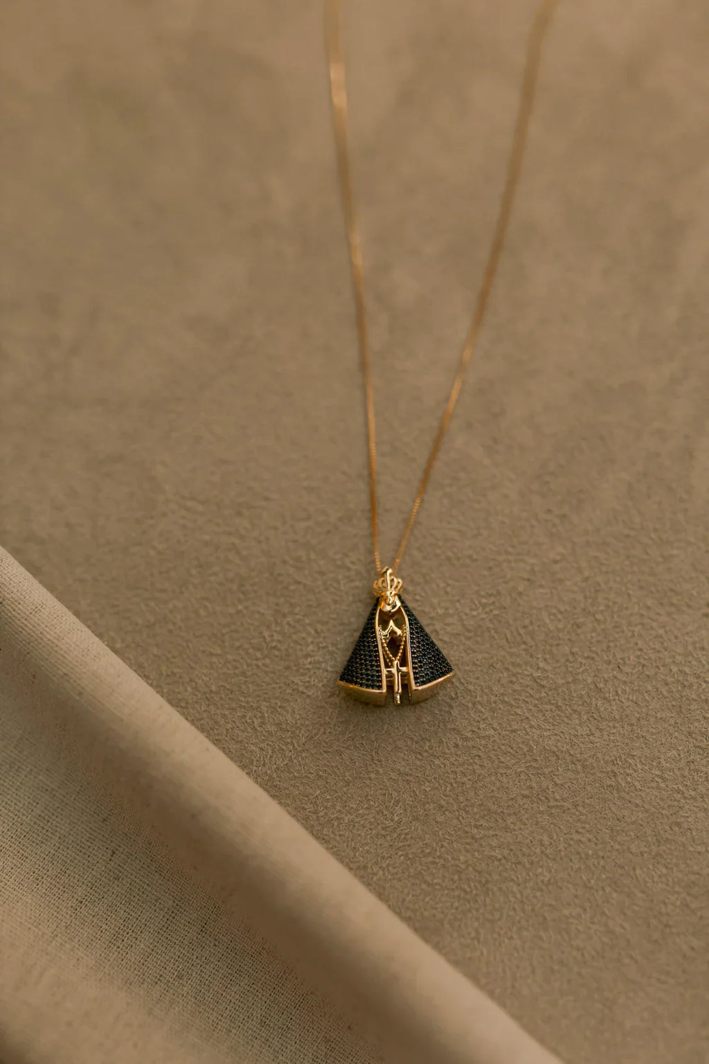 Colar Nossa Senhora Aparecida com Manto de Zircônia