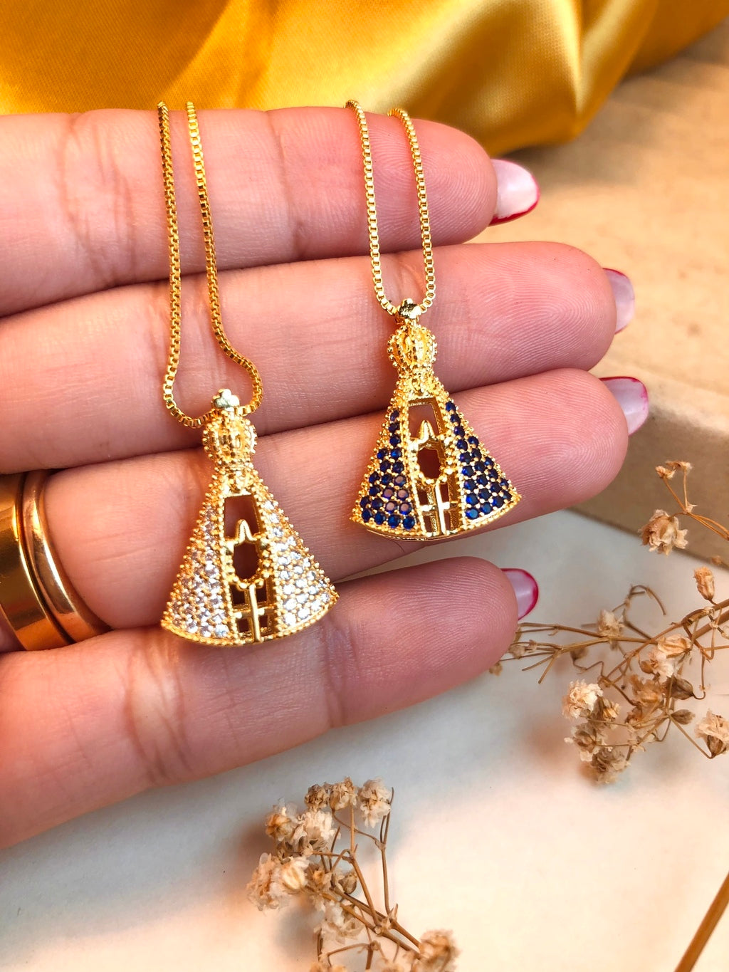 Colar Nossa Senhora Aparecida com Manto de Zircônia